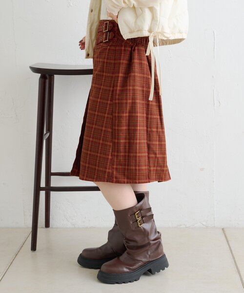 w closet（ダブルクローゼット）の「ダブルベルトミディスカート（スカート・レディース・ブルー/レッド/グリーン・FREE）」の22枚目の写真