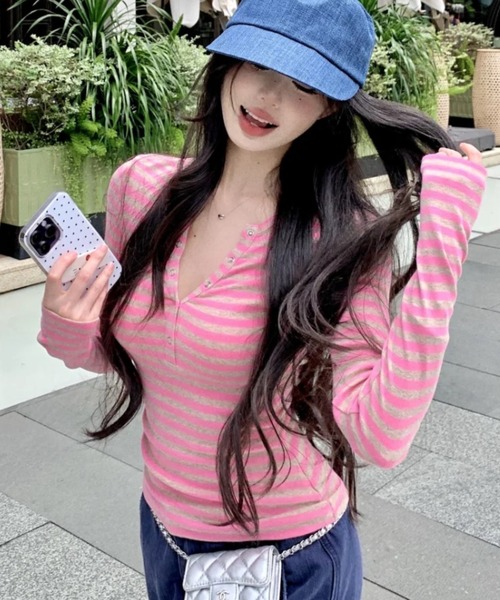 DIAVEL（ディアベル）の「【3色展開】ストレッチボーダートップス／フィットシルエット（Tシャツ/カットソー・レディース・グレー/ブルー/ピンク・M）」の17枚目の写真