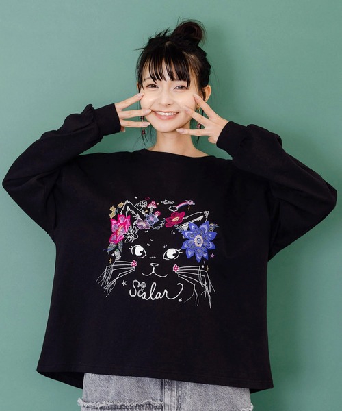 ScoLar(スカラー)の「ScoLar/スカラー 猫刺繍裏毛PO(スウェット・レディース・グリーン/ブラック・FREE)」の2枚目の写真