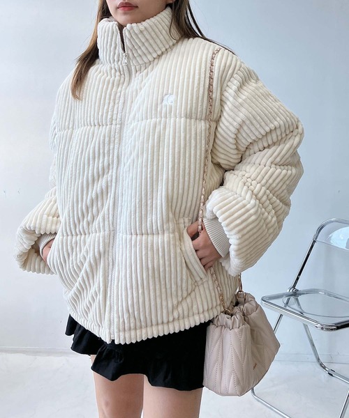 AS KNOW AS plus（アズノゥアズプラス）の「♪ワンポイントロゴ刺繍　スタンドカラー ドロスト付きコーデュロイ中綿ブルゾン（ブルゾン・レディース・チャコールグレー/アイボリー/ブラック・FREE）」の16枚目の写真