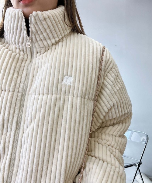 AS KNOW AS plus（アズノゥアズプラス）の「♪ワンポイントロゴ刺繍　スタンドカラー ドロスト付きコーデュロイ中綿ブルゾン（ブルゾン・レディース・チャコールグレー/アイボリー/ブラック・FREE）」の18枚目の写真