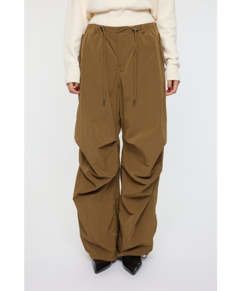 MOUSSY（マウジー）の「OVER カーゴパンツ（カーゴパンツ・レディース・ブラウン/ブラック・1/2）」の19枚目の写真