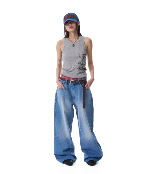 AAKAM（アーカム）の「Embossing Logo Denim Pants (Blue)（デニムパンツ・レディース・その他・2/1）」の7枚目の写真