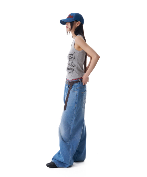 AAKAM（アーカム）の「Embossing Logo Denim Pants (Blue)（デニムパンツ・レディース・その他・2/1）」の8枚目の写真