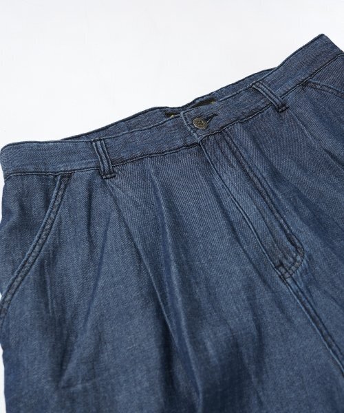 FRIZMWORKS(フリズムワークス)の「LINEN DENIM ONE TUCK BERMUDA PANTS _ BLUE(その他パンツ・レディース・その他・X-LARGE/MEDIUM/LARGE)」の4枚目の写真