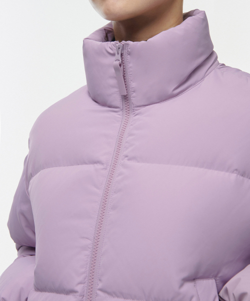 MUSINSA STANDARD WOMAN（ムシンサスタンダードウーマン）の「ウィメンズダウンプファークロップパディングジャケット[パープルピンク]（ダウンジャケット/コート・レディース・その他・SMALL/MEDIUM/LARGE/X-SMALL）」の3枚目の写真