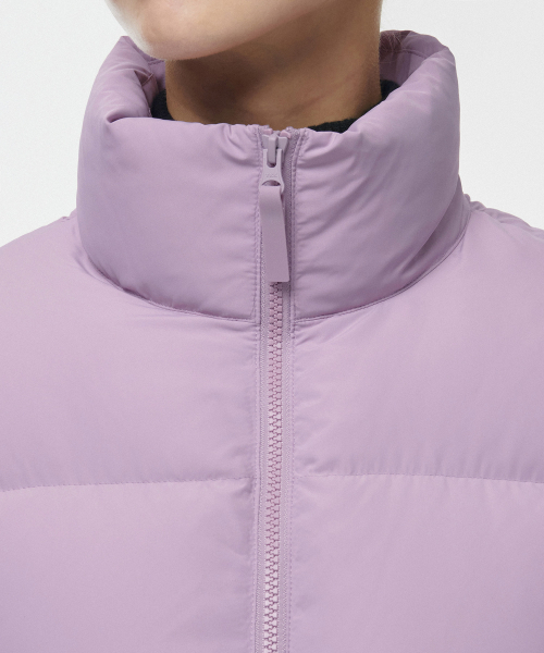 MUSINSA STANDARD WOMAN（ムシンサスタンダードウーマン）の「ウィメンズダウンプファークロップパディングジャケット[パープルピンク]（ダウンジャケット/コート・レディース・その他・SMALL/MEDIUM/LARGE/X-SMALL）」の4枚目の写真