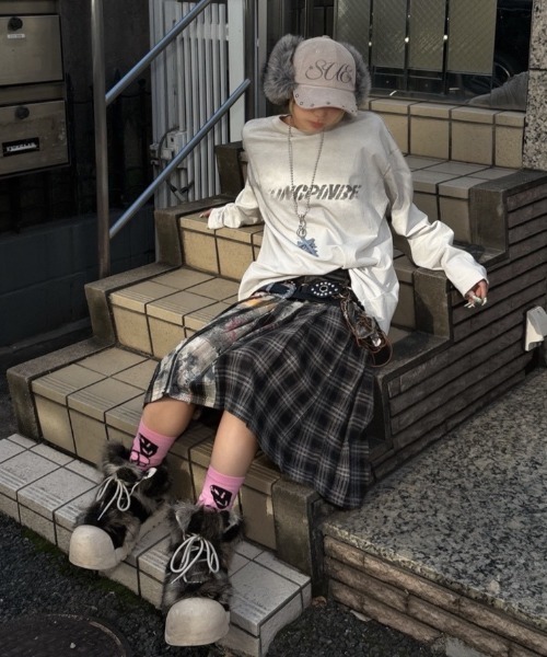 Never mind the XU（ネバーマインドザエックスユー）の「【Never mind the XU】washed long sleeve / 【ネバーマインド ザ エックスユー】ウォッシュドロゴ長袖Tシャツ（Tシャツ/カットソー・メンズ・ホワイト/ブラック・L/XL）」の7枚目の写真