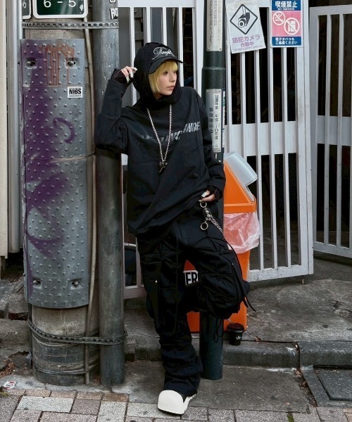 Never mind the XU（ネバーマインドザエックスユー）の「【Never mind the XU】washed long sleeve / 【ネバーマインド ザ エックスユー】ウォッシュドロゴ長袖Tシャツ（Tシャツ/カットソー・メンズ・ホワイト/ブラック・L/XL）」の14枚目の写真