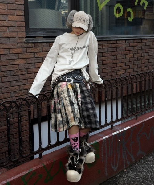 Never mind the XU（ネバーマインドザエックスユー）の「【Never mind the XU】washed long sleeve / 【ネバーマインド ザ エックスユー】ウォッシュドロゴ長袖Tシャツ（Tシャツ/カットソー・メンズ・ホワイト/ブラック・L/XL）」の6枚目の写真