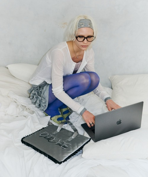 DTYYPE(ドタイプ)の「ストーンロゴフリルPCバッグ(トートバッグ・レディース・グレー/ボルドー・FREE)」の9枚目の写真