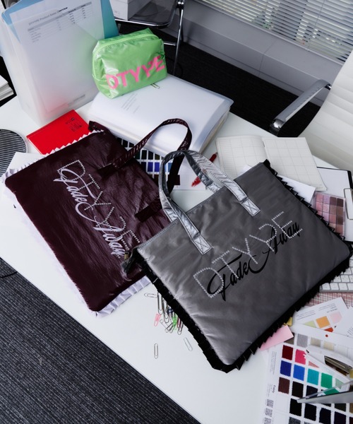 DTYYPE(ドタイプ)の「ストーンロゴフリルPCバッグ(トートバッグ・レディース・グレー/ボルドー・FREE)」の17枚目の写真