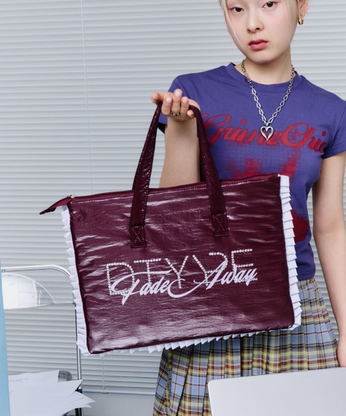 DTYYPE(ドタイプ)の「ストーンロゴフリルPCバッグ(トートバッグ・レディース・グレー/ボルドー・FREE)」の21枚目の写真