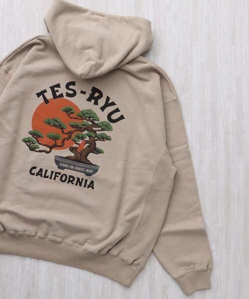 The Endless Summer(エンドレスサマー)の「TES BONSAI SWEAT PARKA / スウェットパーカー(パーカー・メンズ・ホワイト/ベージュ/グレー・SMALL/MEDIUM/LARGE/X-LARGE)」の3枚目の写真