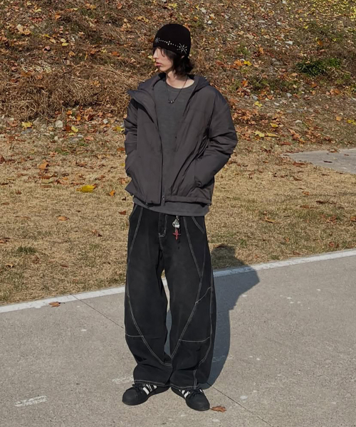 JUAN HOMME(ジュアンオム)の「ツイストデニムパンツ(ブラック)(デニムパンツ・メンズ・その他・SMALL/MEDIUM/LARGE)」の7枚目の写真
