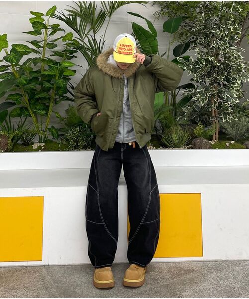 JUAN HOMME(ジュアンオム)の「ツイストデニムパンツ(ブラック)(デニムパンツ・メンズ・その他・SMALL/MEDIUM/LARGE)」の6枚目の写真