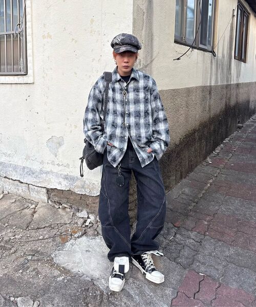 JUAN HOMME(ジュアンオム)の「ツイストデニムパンツ(ブラック)(デニムパンツ・メンズ・その他・SMALL/MEDIUM/LARGE)」の19枚目の写真