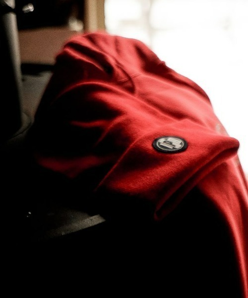 IPD（アイピーディー）の「【IPD】IPD HOLIDAY25 GIFT PACK（パーカー・メンズ・レッド・MEDIUM/LARGE）」の4枚目の写真