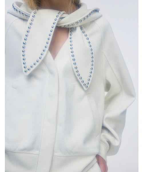 GIMMETHEYOUNG(キムミダヨン)の「G_STUDDED MUFFLER HOOD-CARDIGAN_25FW / IVORY(ニット/セーター・レディース・その他・OS)」の4枚目の写真