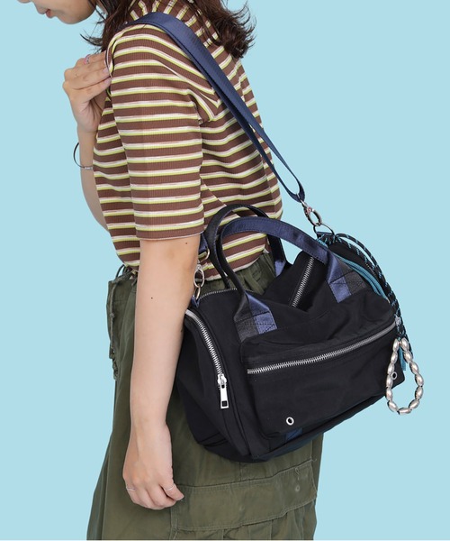 CONTROL FREAK / CTFK(コントロールフリーク)の「CONTROL FREAK / CTFK(コントロールフリーク)ミリタリーチャームボストンバッグ(ボストンバッグ・レディース・ブラック/カーキ・FREE)」の2枚目の写真