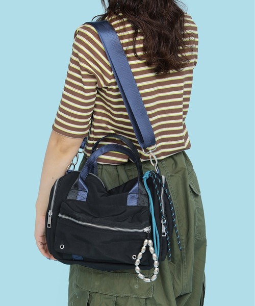CONTROL FREAK / CTFK(コントロールフリーク)の「CONTROL FREAK / CTFK(コントロールフリーク)ミリタリーチャームボストンバッグ(ボストンバッグ・レディース・ブラック/カーキ・FREE)」の6枚目の写真