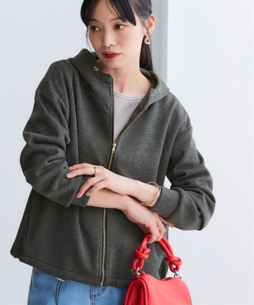 nissen（ニッセン）の「なめらかポンチ素材　ジップアップパーカー＜大きいサイズ有＞（パーカー・レディース・グレイッシュブルー/ダークグリーン/チャコールグレー/パープル/モカ/グレイッシュベージュ/ブラック/レモンイエロー/オフホワイト・L/M/S/3L/LL）」の3枚目の写真