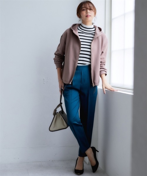 nissen（ニッセン）の「なめらかポンチ素材　ジップアップパーカー＜大きいサイズ有＞（パーカー・レディース・グレイッシュブルー/ダークグリーン/チャコールグレー/パープル/モカ/グレイッシュベージュ/ブラック/レモンイエロー/オフホワイト・L/M/S/3L/LL）」の22枚目の写真