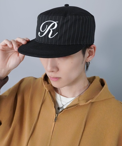 SPINNS(スピンズ)の「ピルボックスキャップ/ピンストライプ/ワンポイント刺繍ロゴ/ユニセックス(キャップ・メンズ・ブラック/グレー・ONESIZE)」の11枚目の写真
