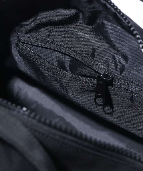 XLARGE（エクストララージ）の「CANVAS TACTICAL BARREL BAG（ショルダーバッグ・メンズ・ブラック/グレー/カモフラージュ・ONE SIZE）」の5枚目の写真