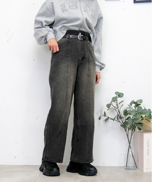 FUN(ファン)の「ストレートパンツ(デニムパンツ・レディース・ブルー/ブラック・L/M/S)」の2枚目の写真