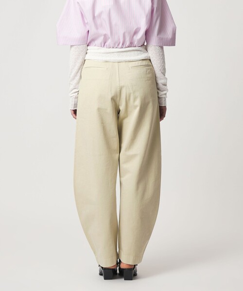 ASTRAET(アストラット)の「<ASTRAET>コットン チノ バレルパンツ(チノパンツ・レディース・ホワイト/ベージュ・0/2/1)」の9枚目の写真