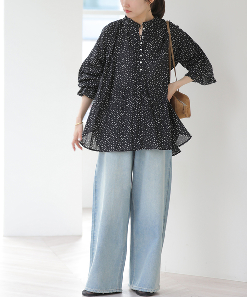 JOURNAL STANDARD relume(ジャーナルスタンダード レリューム)の「コットンボイルクリンクルタックフリルプルオーバー(ドット柄)(シャツ/ブラウス・レディース・ブラック・FREE)」の2枚目の写真