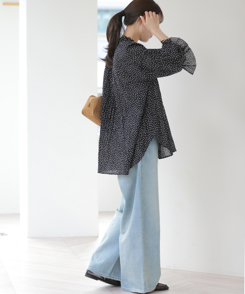 JOURNAL STANDARD relume(ジャーナルスタンダード レリューム)の「コットンボイルクリンクルタックフリルプルオーバー(ドット柄)(シャツ/ブラウス・レディース・ブラック・FREE)」の5枚目の写真