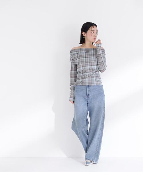 NATURAL BEAUTY BASIC（ナチュラルビューティーベーシック）の「◇シアーチェックオフショルトップス（Tシャツ/カットソー・レディース・グレー系その他/グリーン系その他3・FREE）」の4枚目の写真