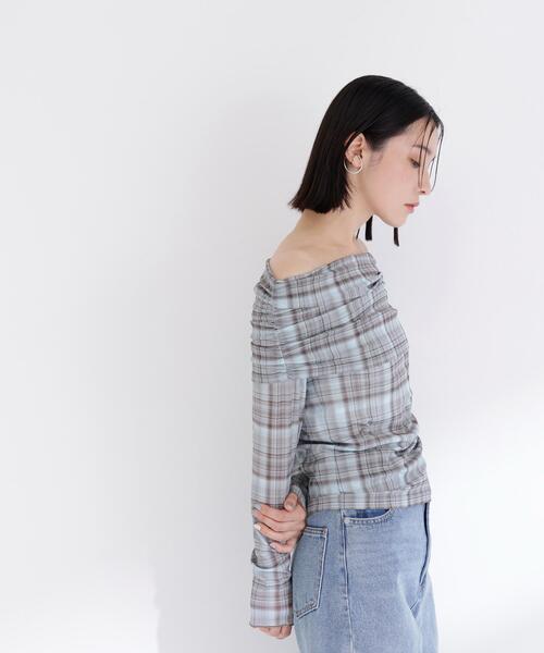 NATURAL BEAUTY BASIC（ナチュラルビューティーベーシック）の「◇シアーチェックオフショルトップス（Tシャツ/カットソー・レディース・グレー系その他/グリーン系その他3・FREE）」の5枚目の写真