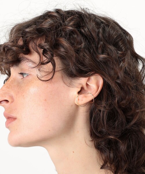 SASKIA DIEZ（サスキアディッツ）の「SASKIA DIEZ ダブルサークル イヤーカフ（イヤーカフ・レディース・ゴールド・FREE）」の2枚目の写真