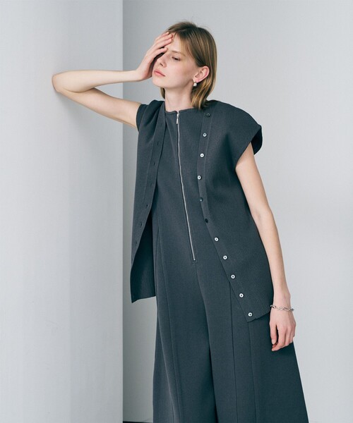 uncrave(アンクレイヴ)の「スムースニット 2WAYジレ(ニット/セーター・レディース・ホワイト系/グレー系/レッド系/ブラック系・F)」の3枚目の写真