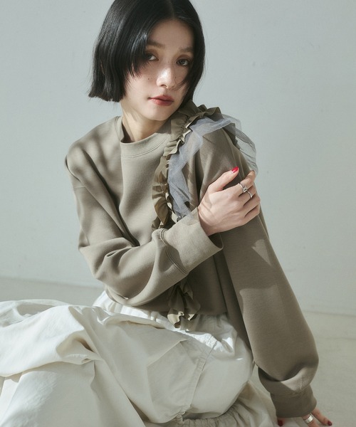 hunch(ハンチ)の「ライトダンボール アシメフリルトップス(スウェット・レディース・ダークカーキ/ブラック・FREE)」の16枚目の写真