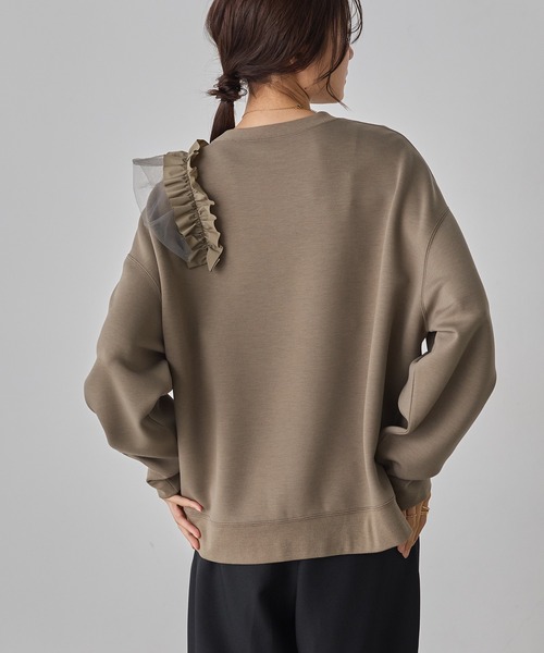 hunch(ハンチ)の「ライトダンボール アシメフリルトップス(スウェット・レディース・ダークカーキ/ブラック・FREE)」の19枚目の写真