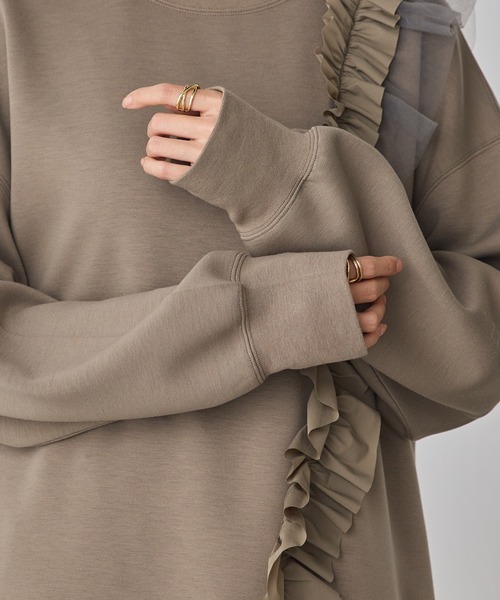 hunch(ハンチ)の「ライトダンボール アシメフリルトップス(スウェット・レディース・ダークカーキ/ブラック・FREE)」の21枚目の写真