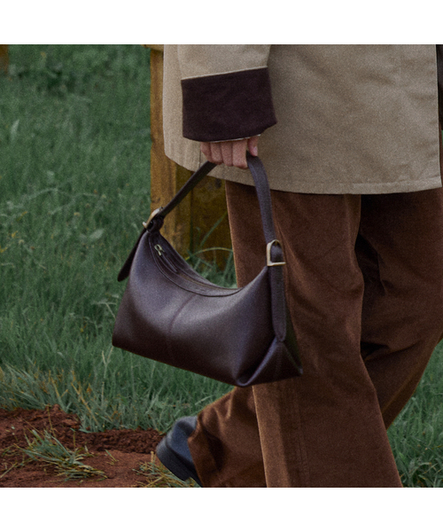 FOLNUA（フォルニュア）の「MINI BATEAU BAG - VINTAGE [3COLOR]（ショルダーバッグ・レディース・ブラック/ブラウン/ベージュ・FREE）」の2枚目の写真