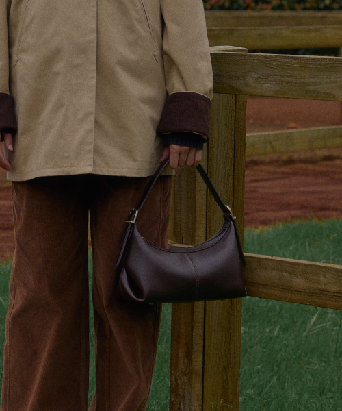 FOLNUA（フォルニュア）の「MINI BATEAU BAG - VINTAGE [3COLOR]（ショルダーバッグ・レディース・ブラック/ブラウン/ベージュ・FREE）」の5枚目の写真