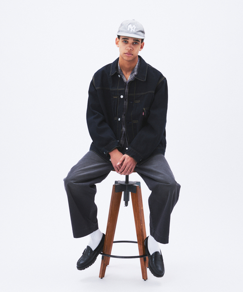 Levi's(リーバイス)の「LEVI’S(R) / リーバイス(R) タイプ1 トラッカージャケット 後染めカスタム(デニムジャケット・メンズ・ブラック・XXX-LARGE/XX-LARGE)」の2枚目の写真