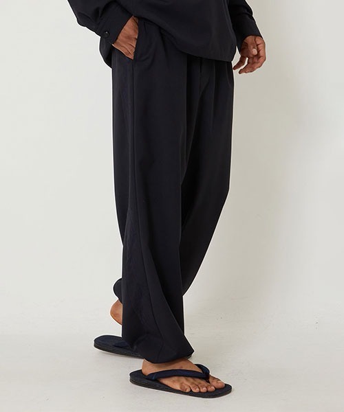 BLUE BLUE JAPAN（ブルーブルージャパン）の「ドライポプリン メブキシシュウ ドローパンツ（その他パンツ・メンズ・ダークネイビー・S/M/L/XL）」の2枚目の写真