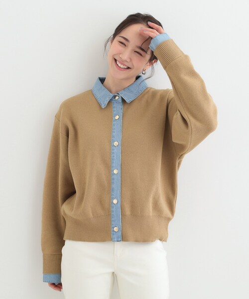 SHOO・LA・RUE(シューラルー)の「デニム切替でこなれ顔 金ボタン ニットカーディガン(カーディガン/ボレロ・レディース・ライトグレー/ベージュ・03/02)」の7枚目の写真