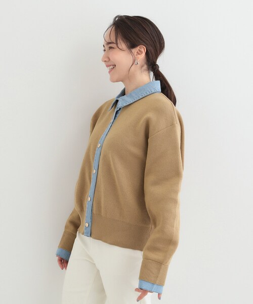 SHOO・LA・RUE(シューラルー)の「デニム切替でこなれ顔 金ボタン ニットカーディガン(カーディガン/ボレロ・レディース・ライトグレー/ベージュ・03/02)」の8枚目の写真