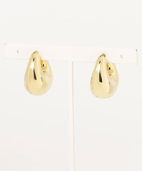TOM WOOD（トムウッド）の「TOM WOOD Bao Hoops Medium Gold トムウッド バオ フープ ミディアム  ピアス（ピアス（両耳用）・レディース・ゴールド・FREE）」の8枚目の写真