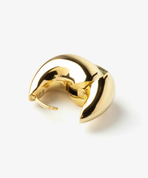 TOM WOOD（トムウッド）の「TOM WOOD Bao Hoops Medium Gold トムウッド バオ フープ ミディアム  ピアス（ピアス（両耳用）・レディース・ゴールド・FREE）」の3枚目の写真