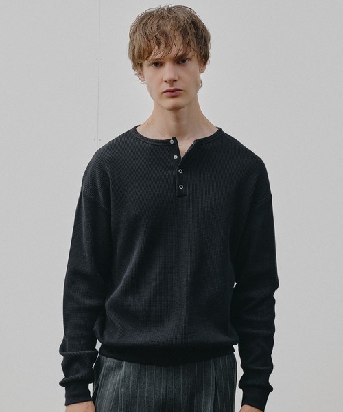 Adoon plain(アドーンプレーン)の「THERMAL HENRY NECK SNAP BUTTON LONG SLEEVE T / サーマルヘンリーネックスナップボタンロングスリーブT 【NEW COLOR】(Tシャツ/カットソー・メンズ・ブラック/ライトグレー/パープル/ボルドー/ダークブラウン・MEDIUM/LARGE)」の7枚目の写真