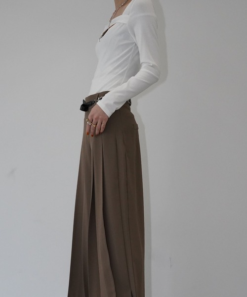 chuclla（チュクラ）の「フロントタックワイドパンツ chw26s122（スラックス・レディース・ブラック/ベージュ・S/M/L）」の5枚目の写真